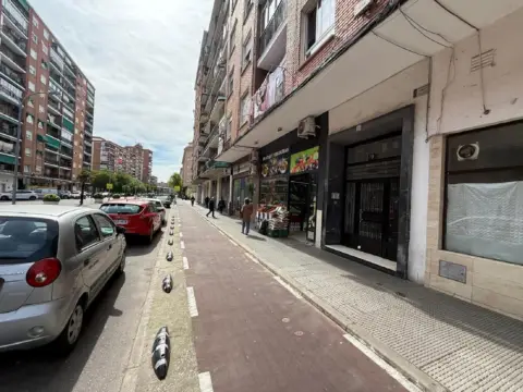Piso en Avenida de Juan Carlos I, 19